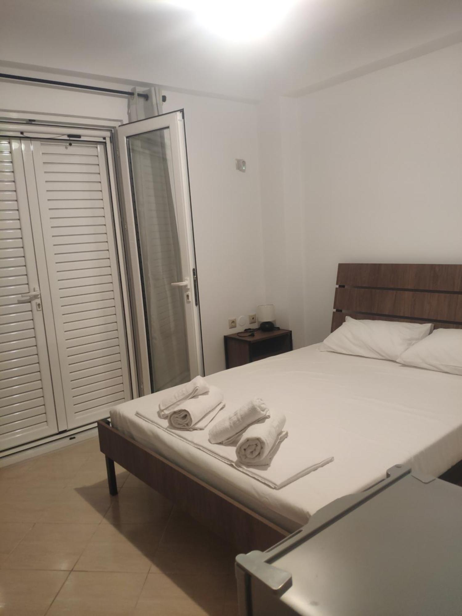 Kolagji Rooms Lukovë Екстериор снимка