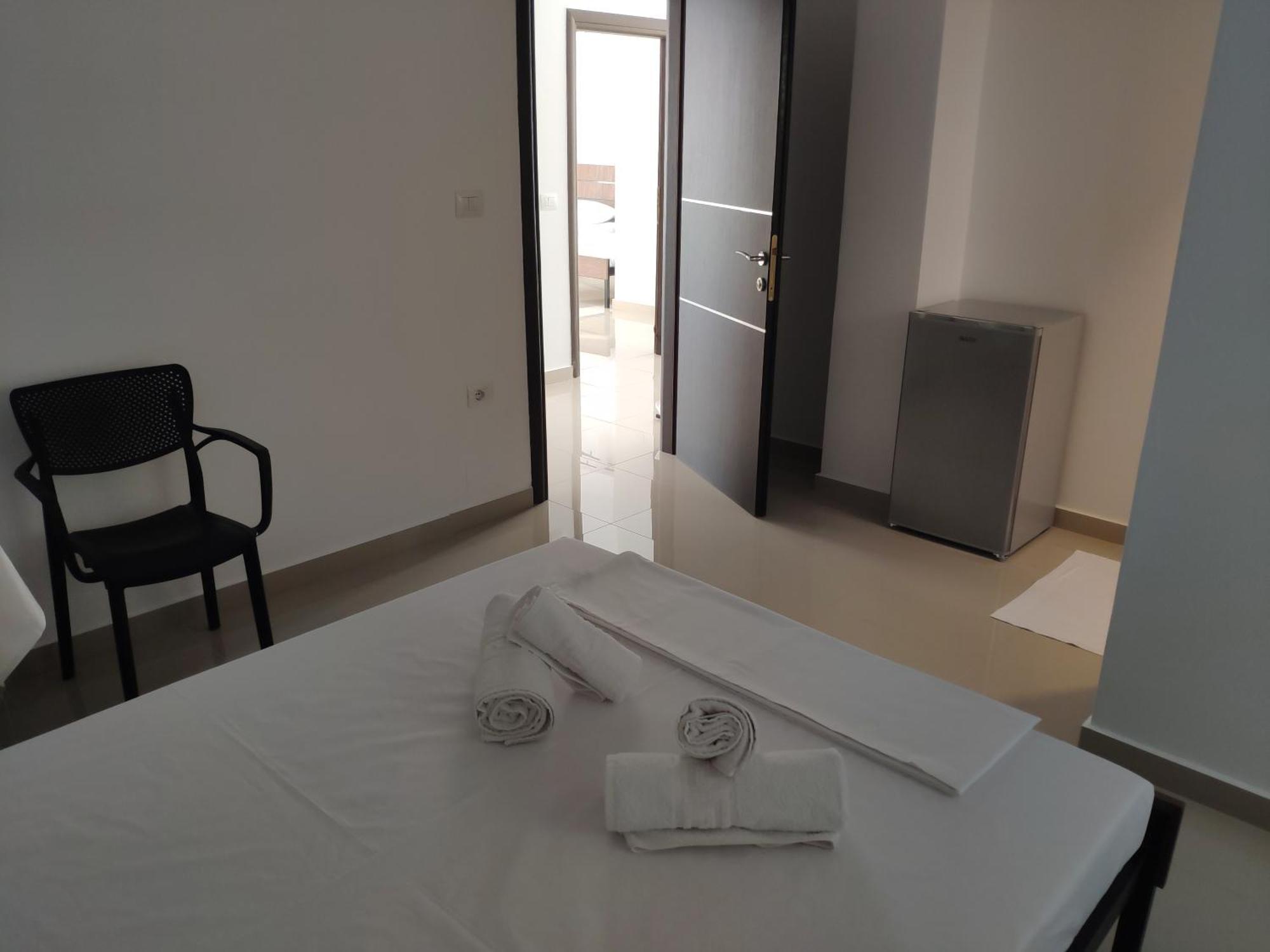 Kolagji Rooms Lukovë Екстериор снимка