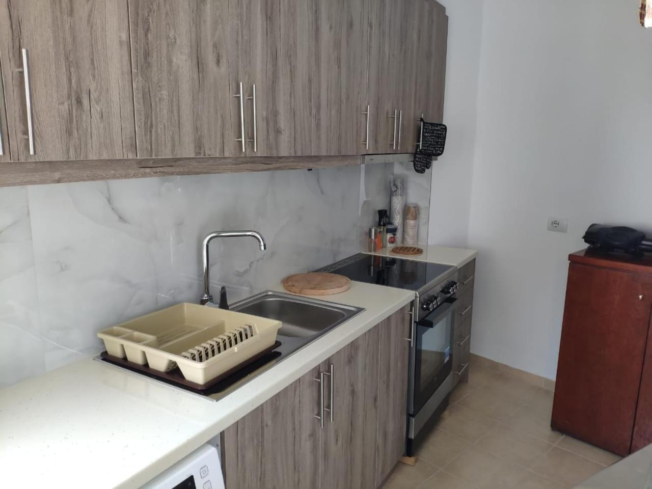 Kolagji Rooms Lukovë Екстериор снимка